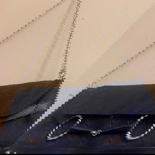 Γυναικεία τσάντα ώμου μαύρη σαν καινούργια