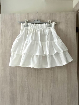 Nanadoo skirt one size like new, white