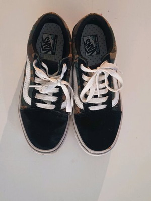 Vans sneakers like new, size 33, black