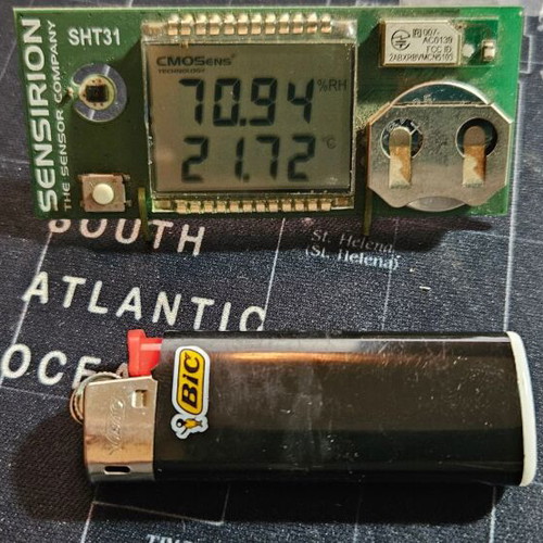 Sensirion STHT31 DemoBoard humidity and temperature sensor used (BLE/LCD)