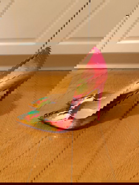 christian louboutin γόβες