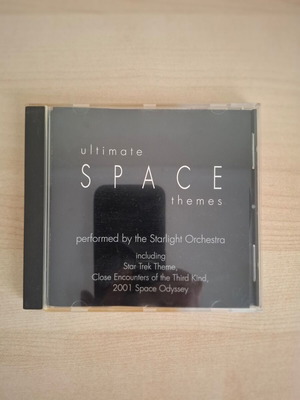 Space Themes CD like new, electronic music from famous movies