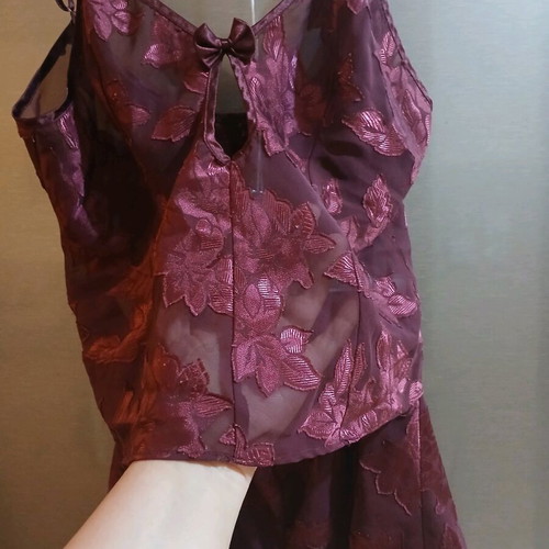 Frederick's of Hollywood satin cami set pajamas like new size M burgundy with lace