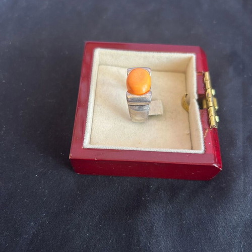 Vintage 925 silver ring with orange stone used