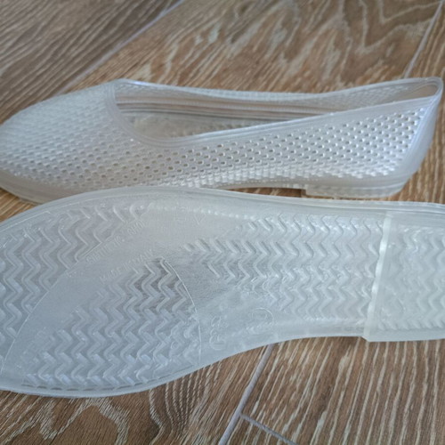 G & G Transparent Sea Shoes size 40, like new