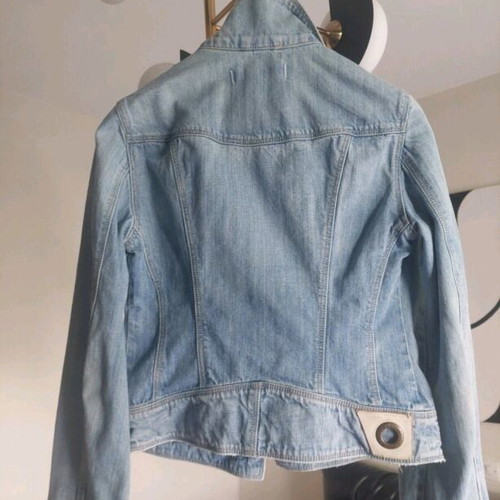 BSB denim jacket size M like new, fitted cut, blue