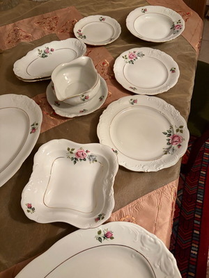 Vintage serving set 57 pieces, unused