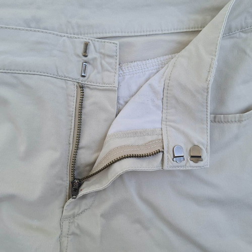 Helly Hansen men's beige shorts size 32 / M