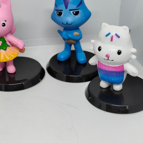 Gabby's Dollhouse collectible figures set of 6, like new