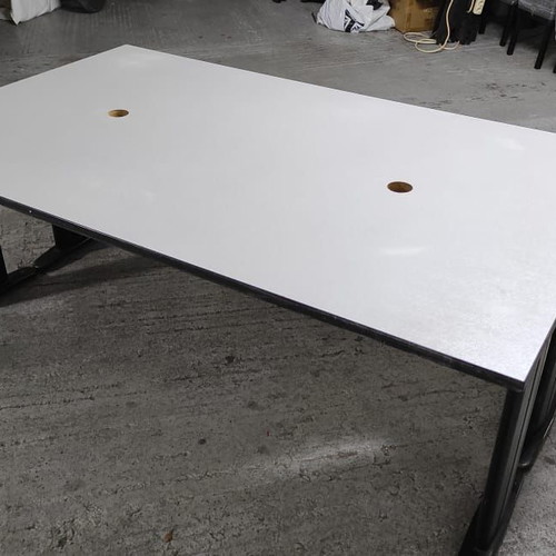 Professional double desk 2.10x1.80 m like new with metal base