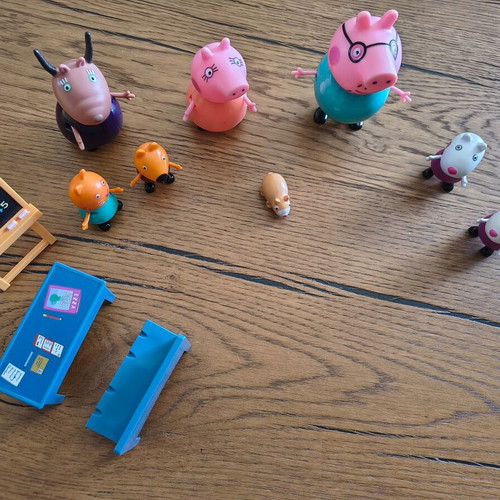 Peppa Pig figures, miniatures
