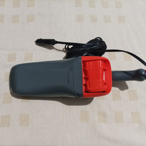 Black & Decker AV1205 car vacuum cleaner like new 12V