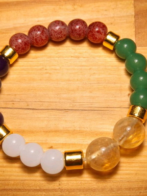 Bracelet multicolored with stones and gold details new