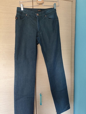 Sarah Lawrence jeans new with pocket design, blue