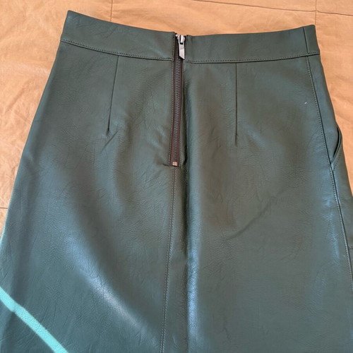 Ladi short leather skirt in A-line, like new