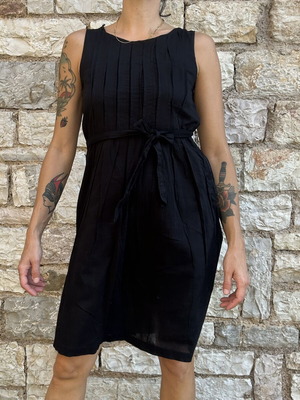 Vintage black dress with waist tie, size S