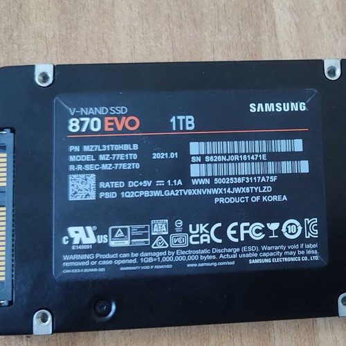 Samsung 870 EVO 1 TB SSD like new, light use
