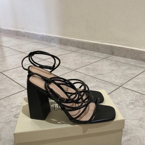 Black sandals used, comfortable and easy to match size 39-39.5