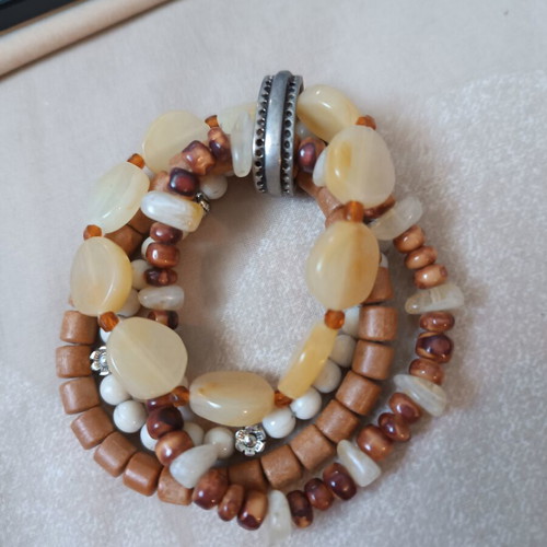 Women's bracelet new, unused