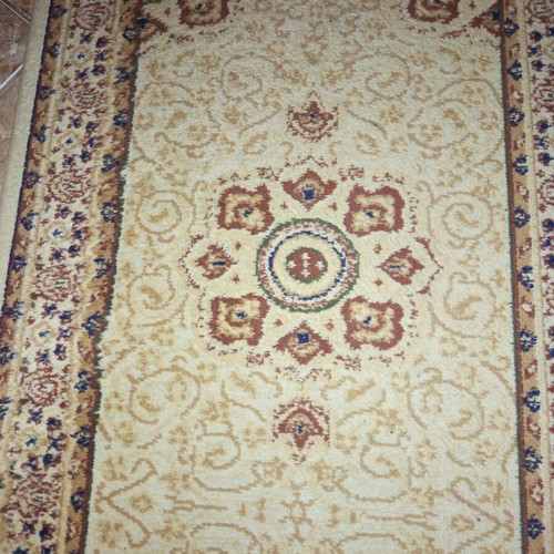Hali carpets like new, two large and three various