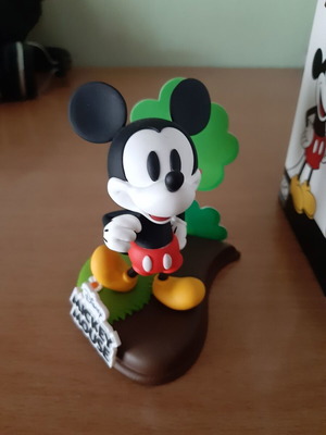 Mickey Mouse figure by Abystyle like new