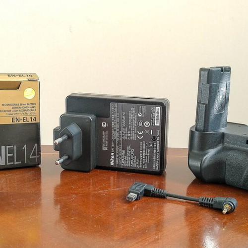 Nikon D5100 kit with 2 lenses like new