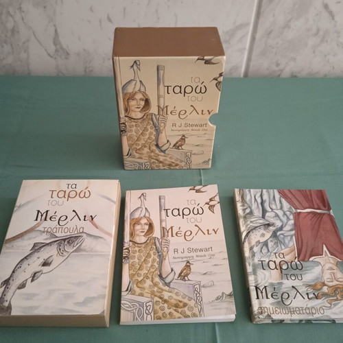 Merlin Tarot deck like new with guidebook and notebook