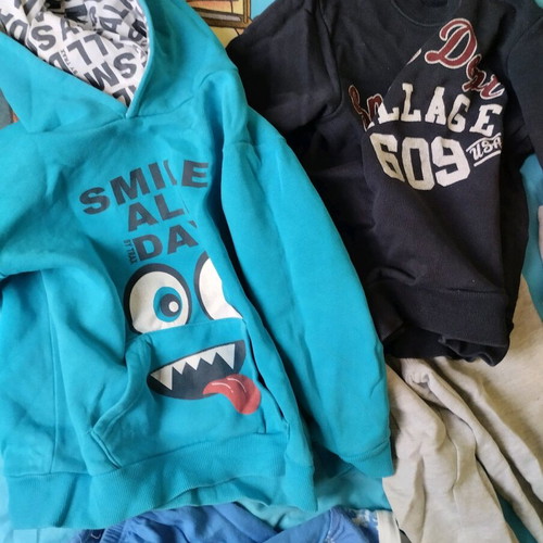 Children's clothes like new, size 4-5 years, pack of 11 Mandarino