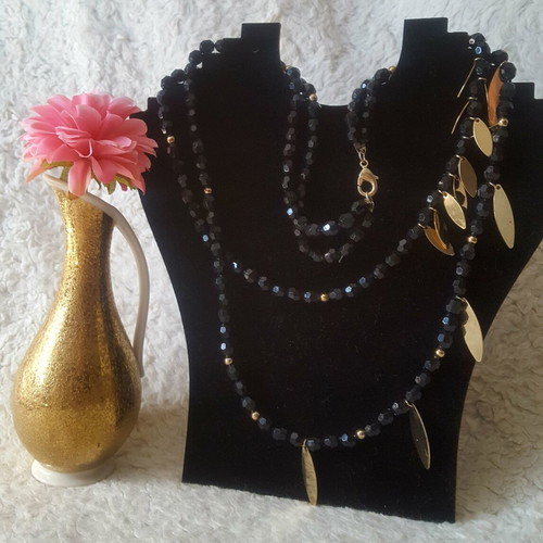Women's double necklace like new, black and gold