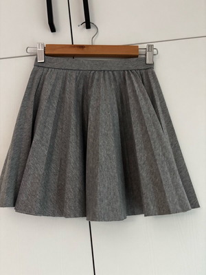 Zara girls pleated skirt grey like new, age 9, 134 cm