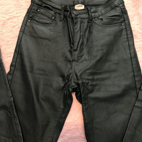 Green leather pants XS 34 used in very good condition