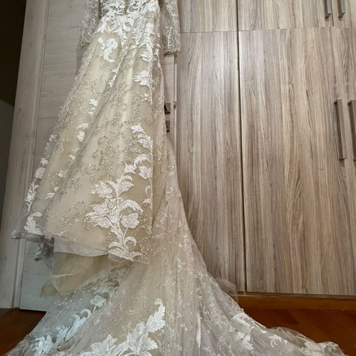 Wedding dress, in excellent condition from a well-known company