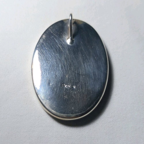 Silver pendant and mother of pearl