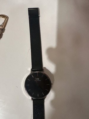 Daniel Wellington Petite Ashfield women's watch 32mm battery with black metal bracelet
