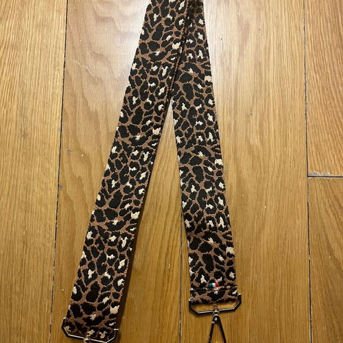 Leopard bag strap like new with gold details