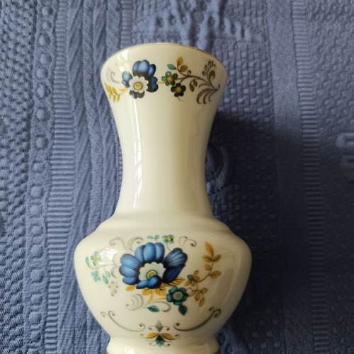 Limoges small vase from French porcelain like new, height 13 cm