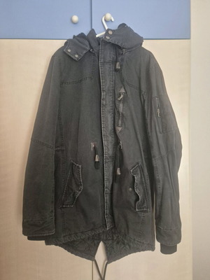 Black men's parka used with hood
