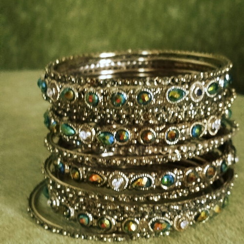 Indian Choodiyan Bracelets like new, pack of 16 with Polki Kundan design