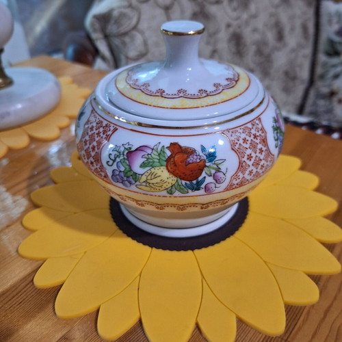 Porcelain sugar bowl like new with painted fruits