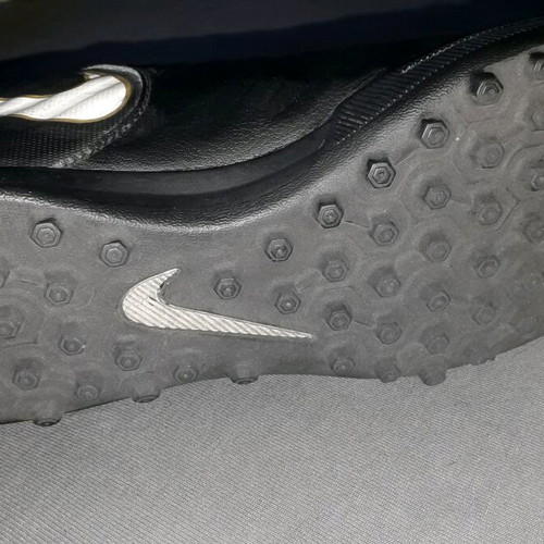 Nike Tiempo-x Rio Iv Tf JR football shoes size 43 like new, black