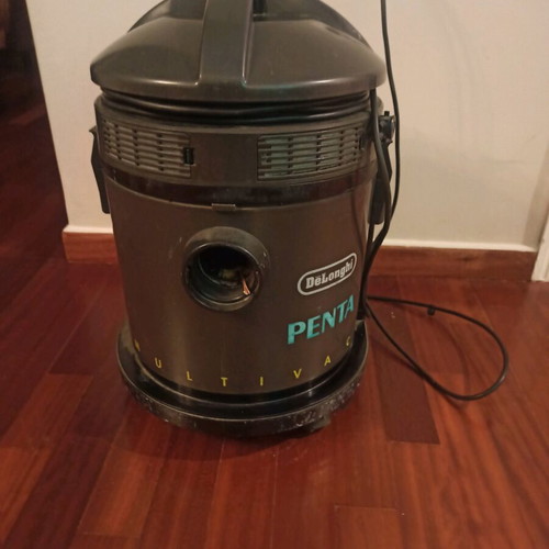 Delonghi Penta Multivac vacuum cleaner used without hose and handle