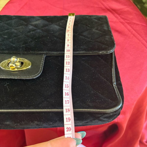 Velvet shoulder bag with gold chain like new, 28x20cm