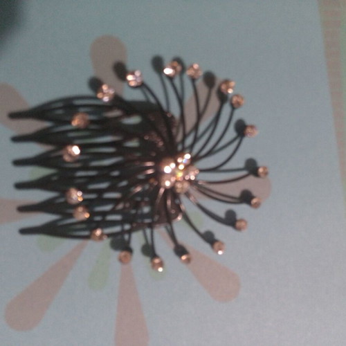 Hair comb with rhinestones and decorative design