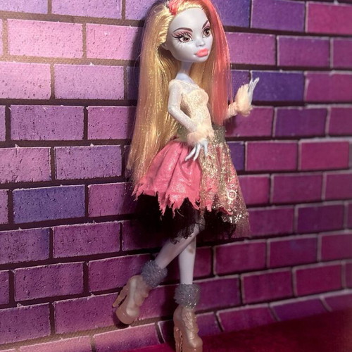 Abbey Ghouls Rule Monster High doll