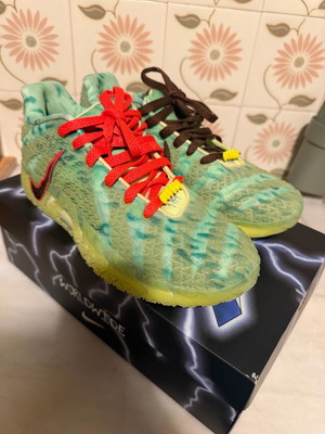 Ja 3 "Spooky Season" Nike athletic shoes like new, size 42, multicolor