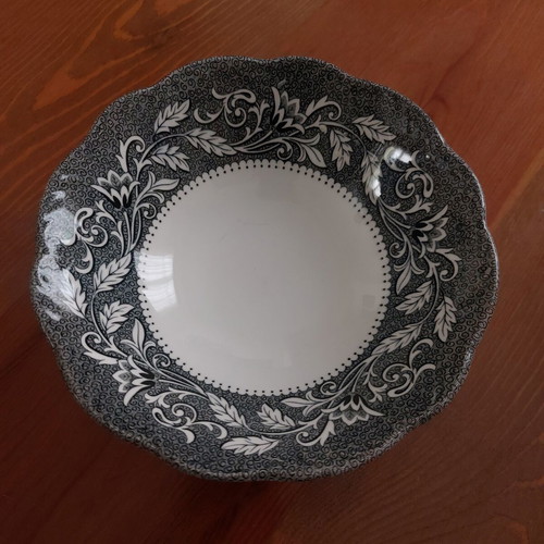 J&G Meakin Sterling Renaissance Vintage Bowl 15 cm like new