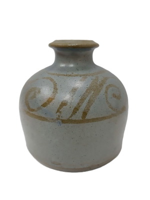 Vintage ceramic vase like new, 13 cm, decorative motif