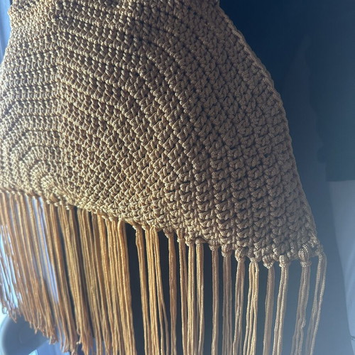 Handmade knitted shoulder bag with gold chain and fringes