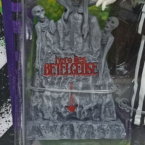 Beetlejuice 5 Points 3.75" action figure new, striped suit