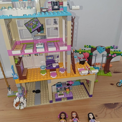 Lego Friendship House Friends 41340 like new without extra pieces